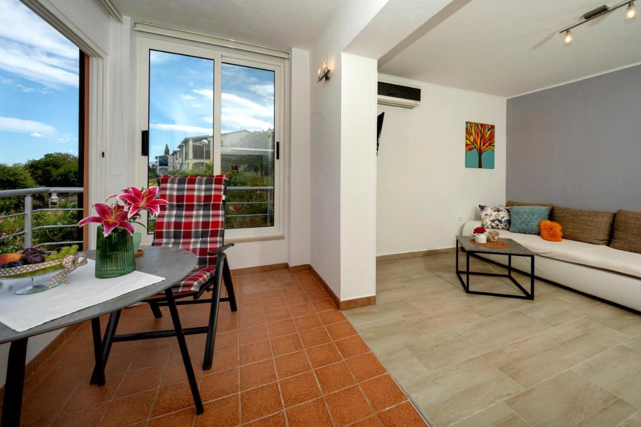 B Apartment ラヴニ エクステリア 写真
